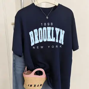 Urban Pop Graphic Kadın Tişört KoleksiyonuKod 5497