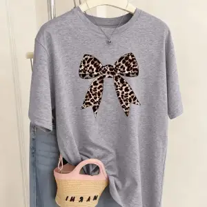 Urban Pop Graphic Kadın Tişört KoleksiyonuKod 5502