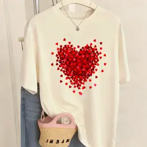 Urban Pop Graphic Kadın Tişört KoleksiyonuKod 5503