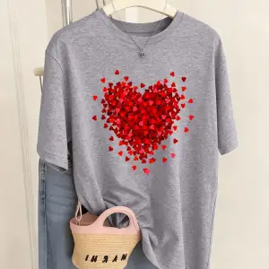 Urban Pop Graphic Kadın Tişört KoleksiyonuKod 5503