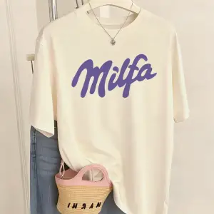 Urban Pop Graphic Kadın Tişört KoleksiyonuKod 5525