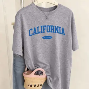 Urban Pop Graphic Kadın Tişört KoleksiyonuKod 5527