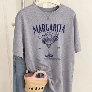 Urban Pop Graphic Kadın Tişört KoleksiyonuKod 5530