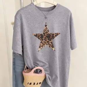 Urban Pop Graphic Kadın Tişört KoleksiyonuKod 5533