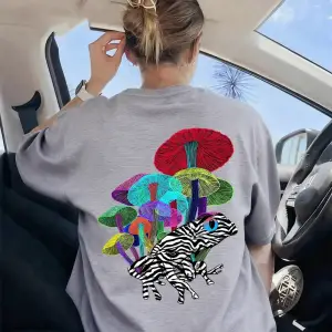 Urban Pop Graphic Kadın Tişört KoleksiyonuKod 5564