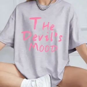 Urban Pop Graphic Kadın Tişört KoleksiyonuKod 5586