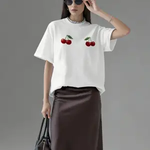 Urban Pop Graphic Kadın Tişört KoleksiyonuKod 5598