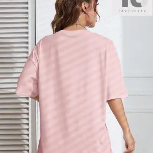 Wings & Letter Grafikli Düşük Omuzlu Tişört