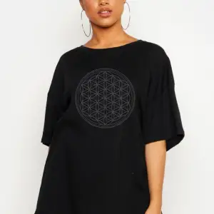 Yaşam Çiçeği Oversize Tişört