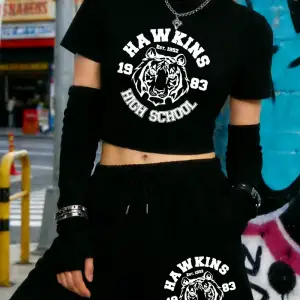 Yaz Hawkins Lisesi 1983 Baskılı Babby Tees Şort Kadın İki Parçalı Set Beş Nokta Pantolon İnce