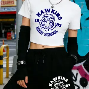 Yaz Hawkins Lisesi 1983 Baskılı Babby Tees Şort Kadın İki Parçalı Set Beş Nokta Pantolon İnce