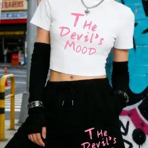 Yaz Şeytanın Ayı Harfli Baskılı Babby Teelar Şortlar Kadın İki Parçalı Set Beş Cepli Pantolon