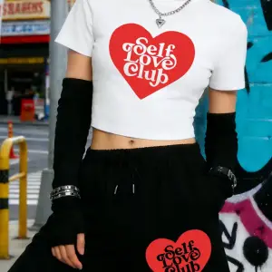 Yazlık Öz Sevgi Kulübü Kalp Baskılı Babby Teelar Şortlar Kadın İki Parçalı Set Beş Cepli Panto