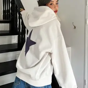 Yıldız Baskılı Damla Omuzlu Kapüşonlu Üst Bej