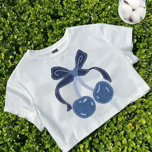 Yıldız Grafikli Yuvarlak Yaka Kısa Kollu Crop