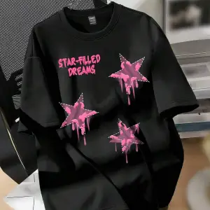 Yıldız Grafikli Yuvarlak Yaka Kısa Kollu Tişört