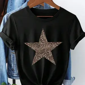 Yıldız Grafikli Yuvarlak Yaka Kısa Kollu Tişört