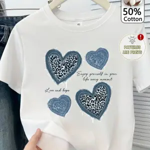 Yıldız Grafikli Yuvarlak Yaka Kısa Kollu Tişört