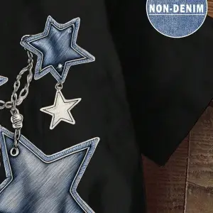 Yıldız Grafikli Yuvarlak Yaka Kısa Kollu Tişört