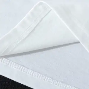 Yıldız Grafikli Yuvarlak Yaka Kısa Kollu Tişört