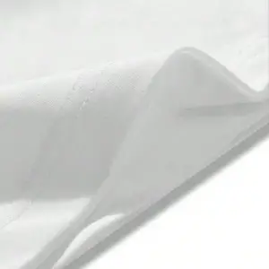 Yıldız Grafikli Yuvarlak Yaka Kısa Kollu Tişört