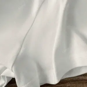 Yıldız Grafikli Yuvarlak Yaka Kısa Kollu Tişört