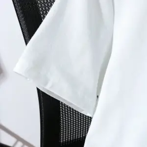 Yıldız Grafikli Yuvarlak Yaka Kısa Kollu Tişört