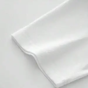 Yıldız Grafikli Yuvarlak Yaka Kısa Kollu Tişört