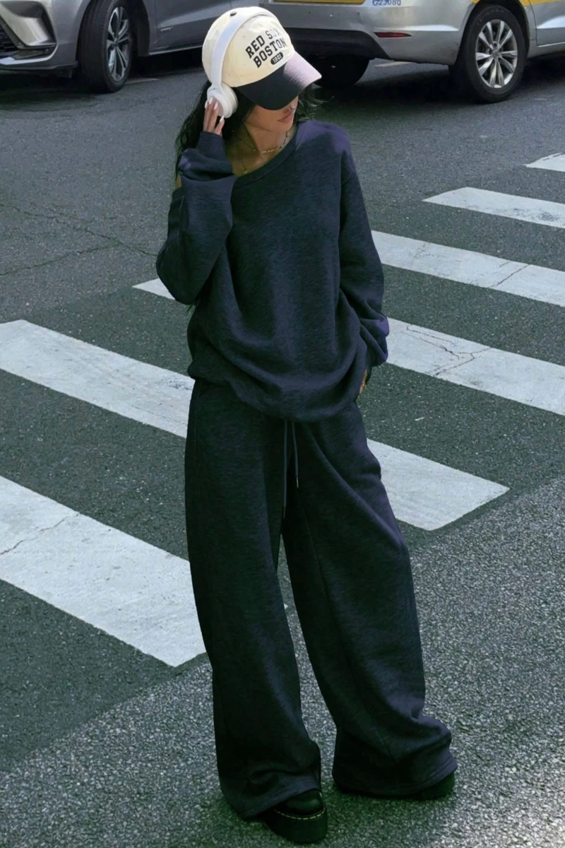2 Parça Set: Bol Soğuk Omuz Sweatshirt ve Termal Astarlı Geniş Paça Eşofman Altı