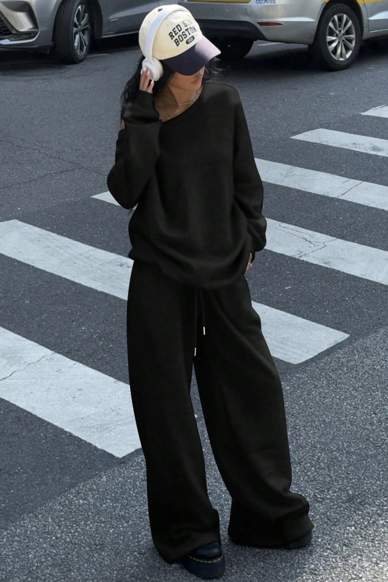 2 Parça Set: Bol Soğuk Omuz Sweatshirt ve Termal Astarlı Geniş Paça Eşofman Altı