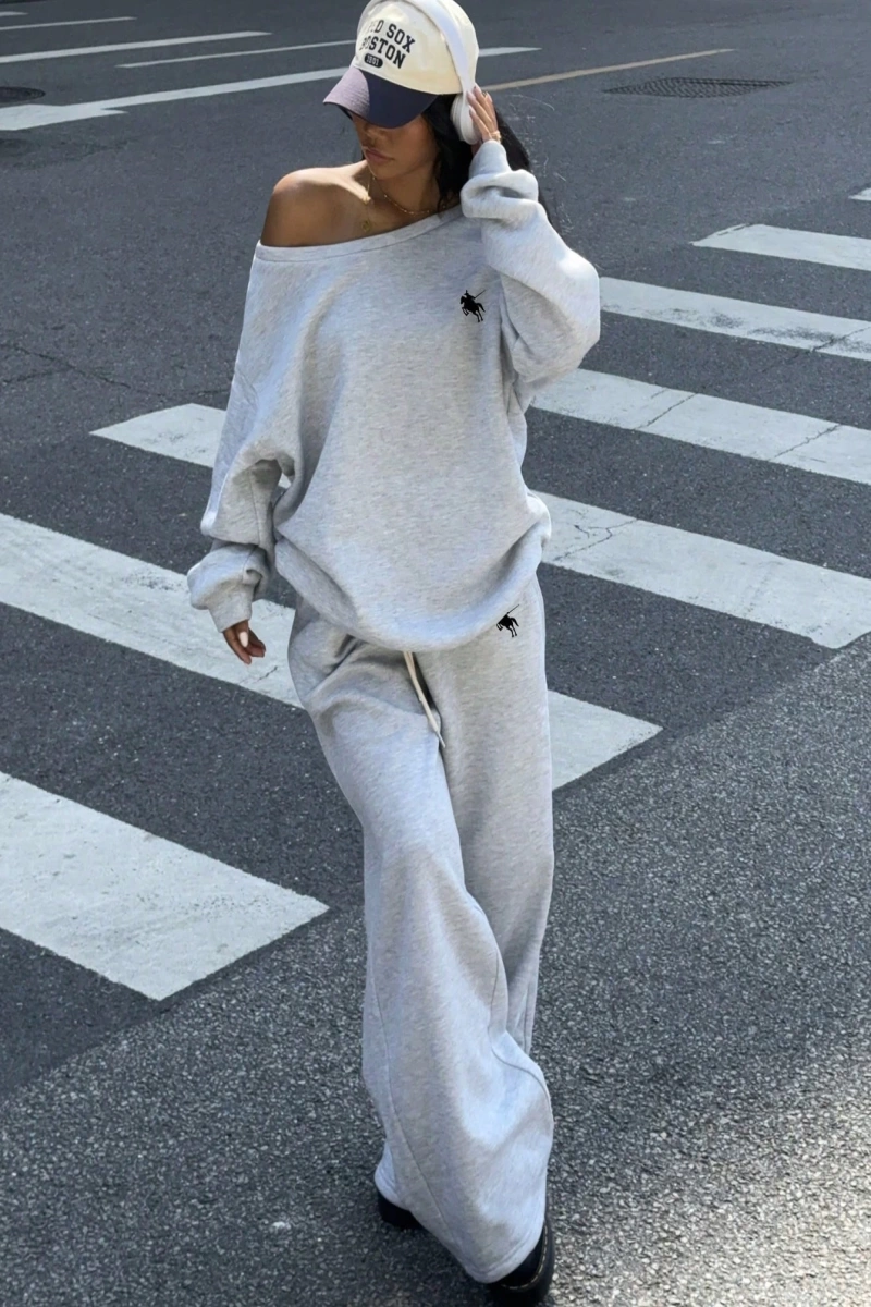 2 Parça Set: Bol Soğuk Omuz Sweatshirt ve Termal Astarlı Geniş Paça Eşofman Altı