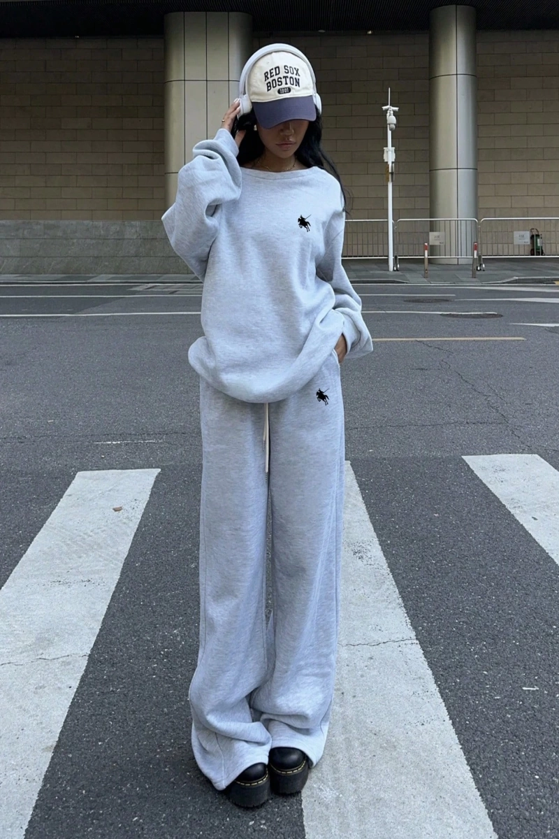 2 Parça Set: Bol Soğuk Omuz Sweatshirt ve Termal Astarlı Geniş Paça Eşofman Altı