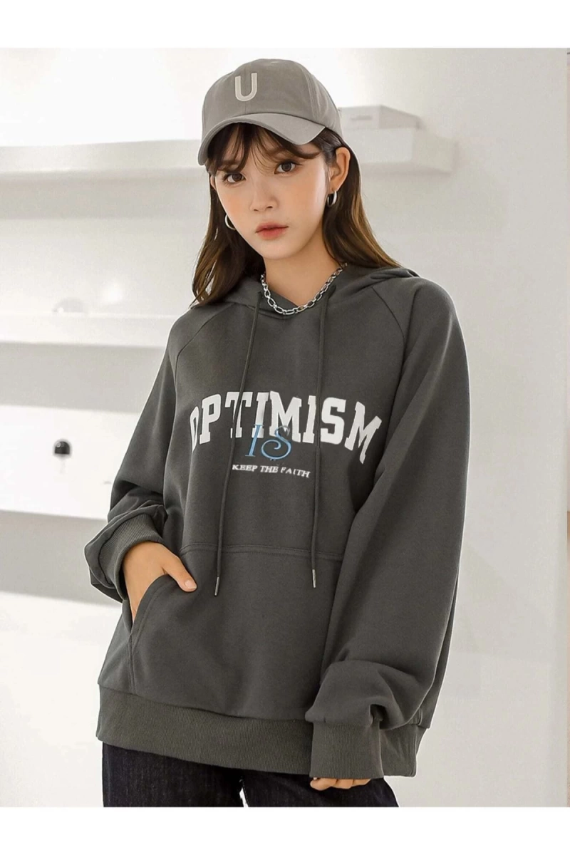 Kadın Koyu Gri Optımısm Baskılı Oversize Kapüşonlu Sweatshirt Benisengiydiroptı