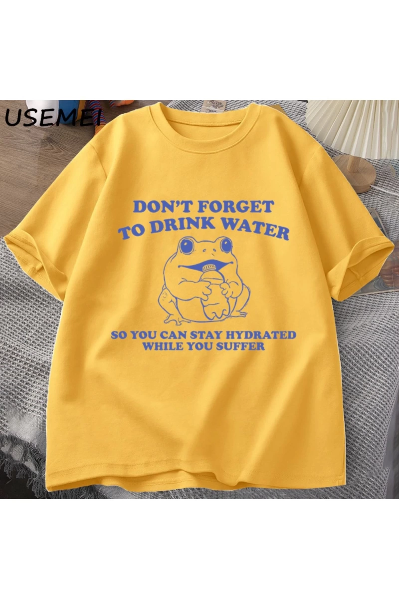 Acı çekerken hidrate kalmak T-Shirt Vintage stil komik kurbağa grafik Tee yaz pamuk kısa koll