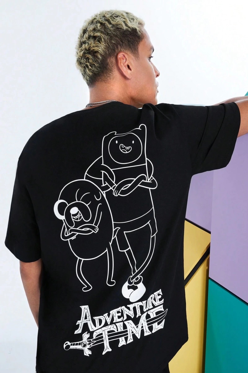 ADVENTURE TIME X SHEIN Erkek Rahat Bol Örme Karakter Baskılı Siyah Kısa Kollu Tişört