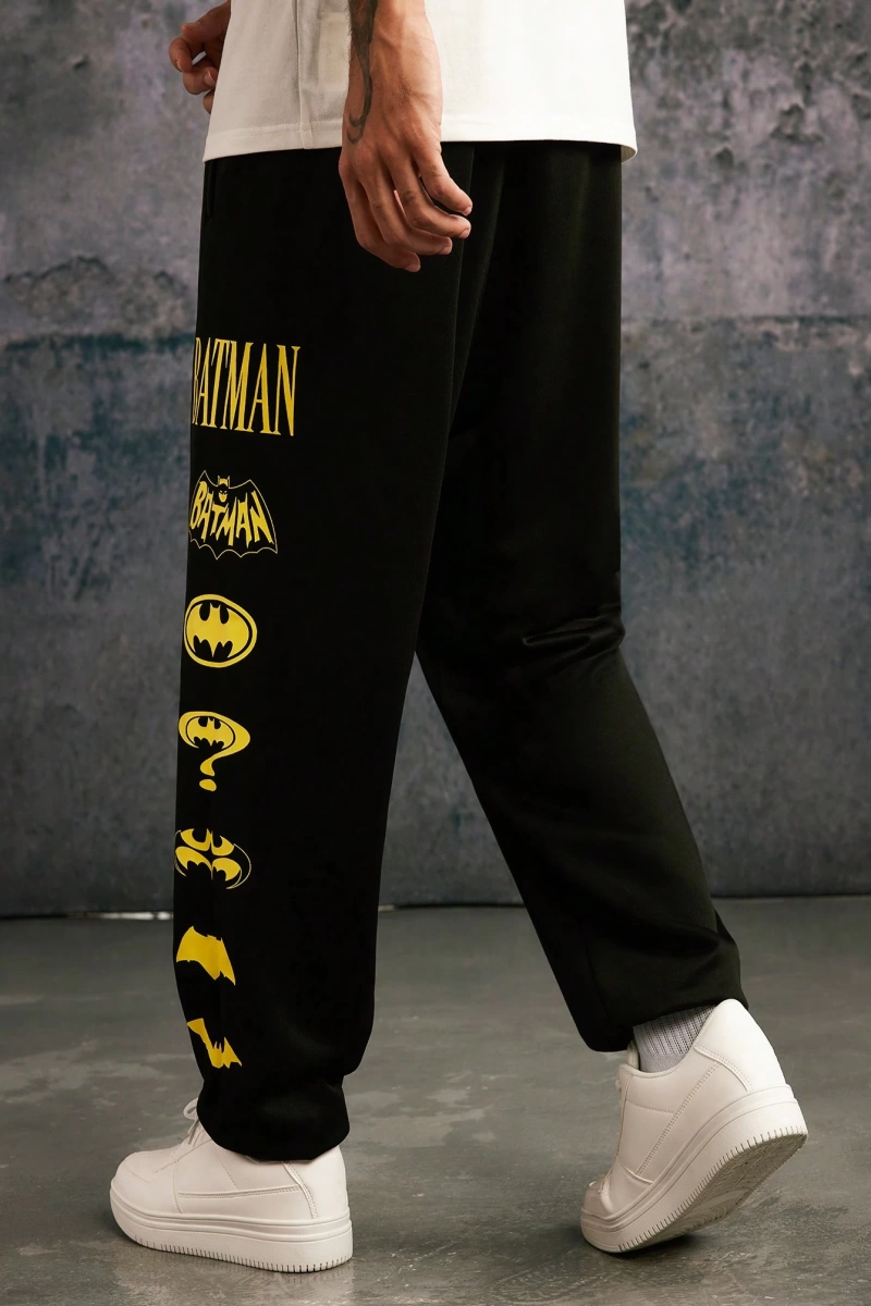 BATMAN X SHEIN 85. Erkek Günlük Bol Örgü Jogger Pantolon Çoklu Klasik Logo Baskıları, Siyah