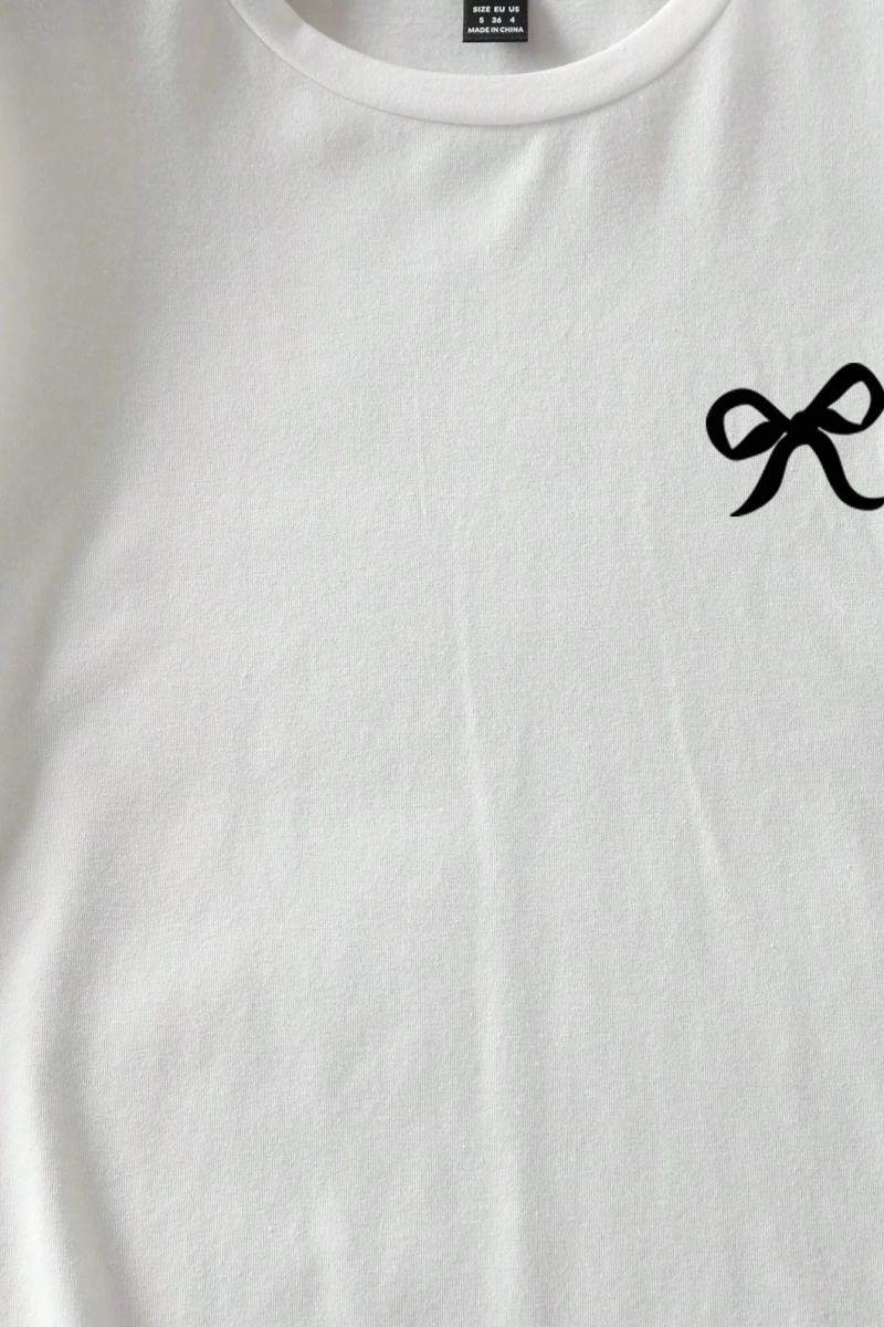 Büyük Beden Fiyonk Logo Baskılı Rahat Minimalist Desen Yuvarlak Yaka Kısa Kollu Tişö