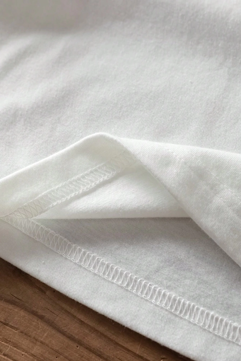Büyük Beden Fiyonk Logo Baskılı Rahat Minimalist Desen Yuvarlak Yaka Kısa Kollu Tişö
