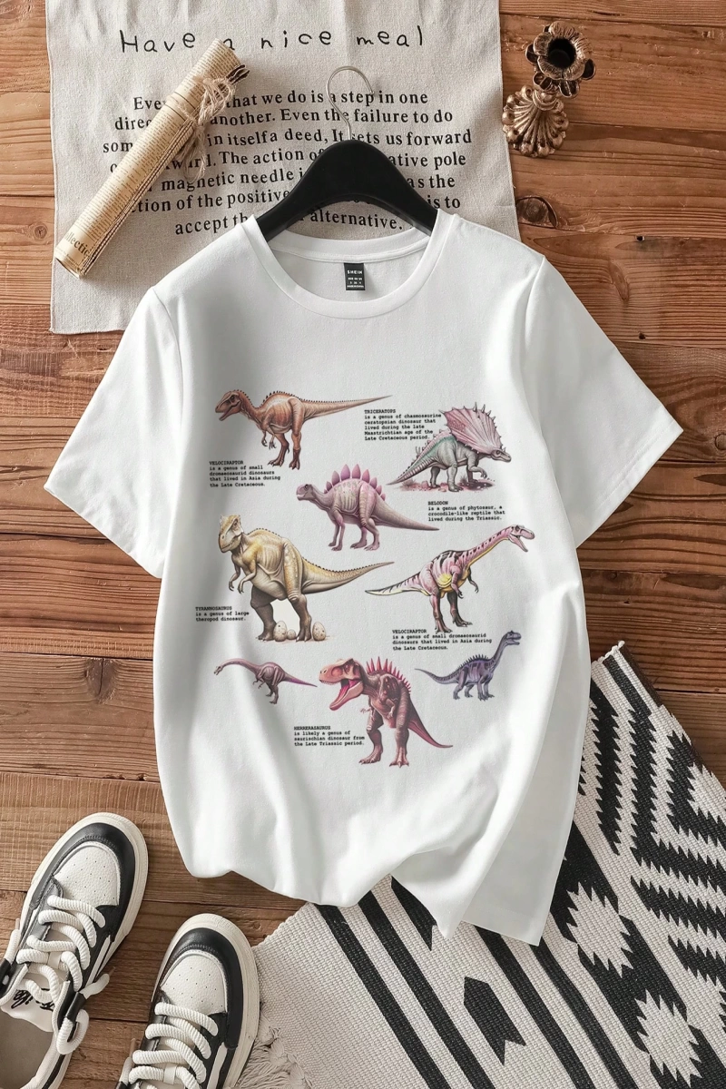 Büyük Beden Kadın Yazlık Dinozor Baskılı Dar Kesim Tişört, Rahat ve Minimalist