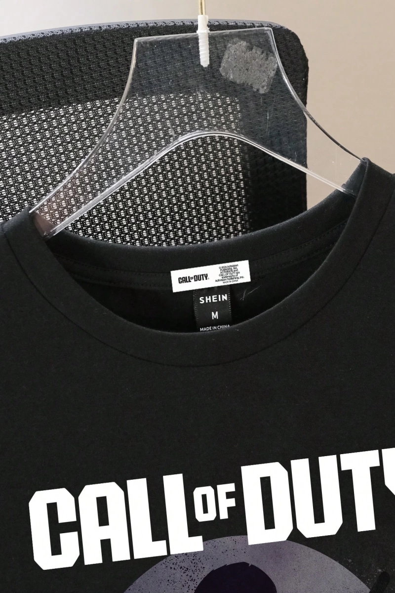CALL OF DUTY X SHEIN Erkek Günlük Şekil ve Harf Grafik Kısa Kollu Tişört Yaz İçin