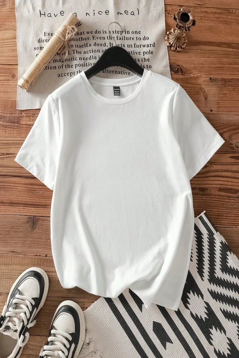 Casual Barkod ve Kaliforniya Yazılı Grafik Beyaz Yuvarlak Yaka Kısa Kollu Fitted Tiş