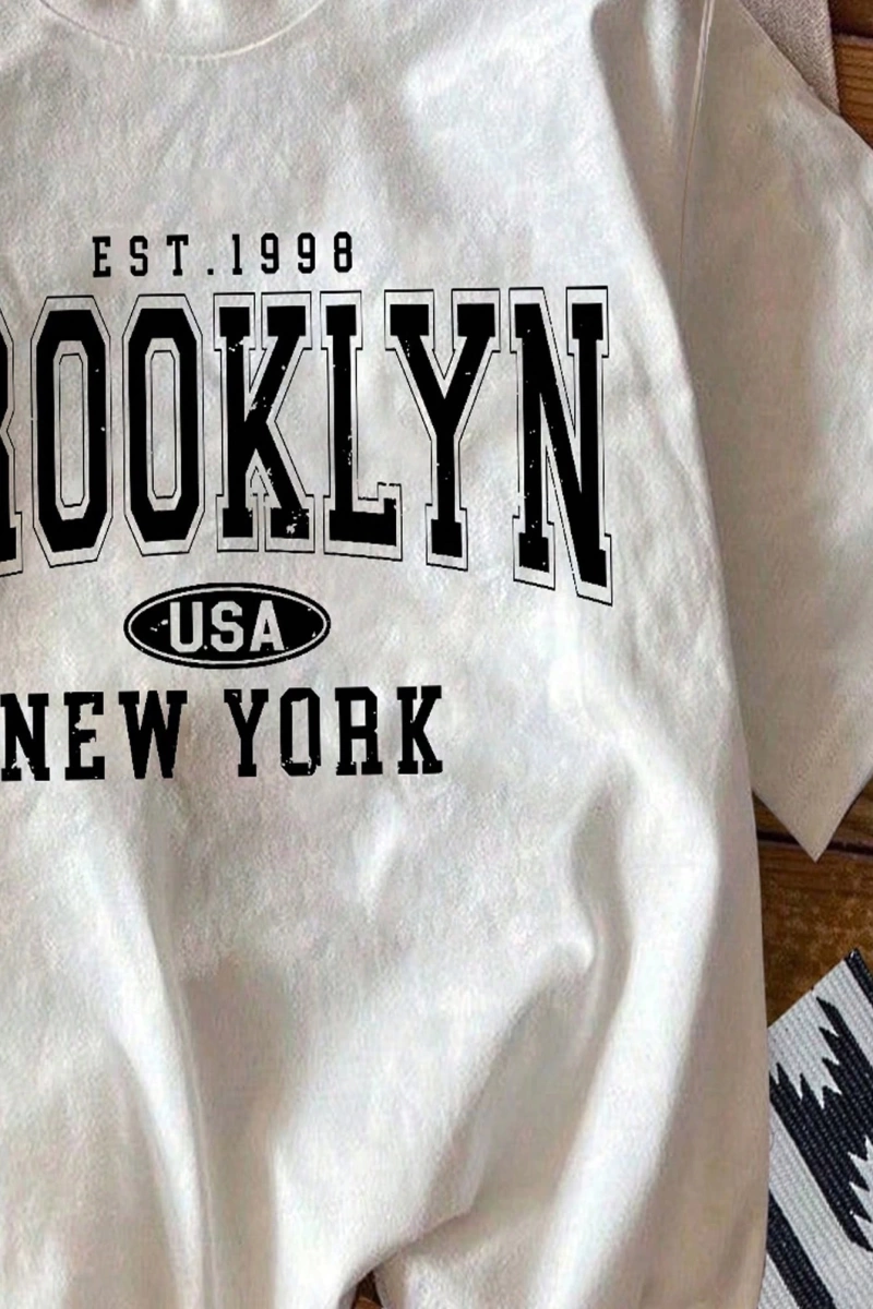 Casual Brooklyn Baskılı Yuvarlak Yaka Kısa Kollu Fitted Kadın Tişörtü, %34 Pamuk