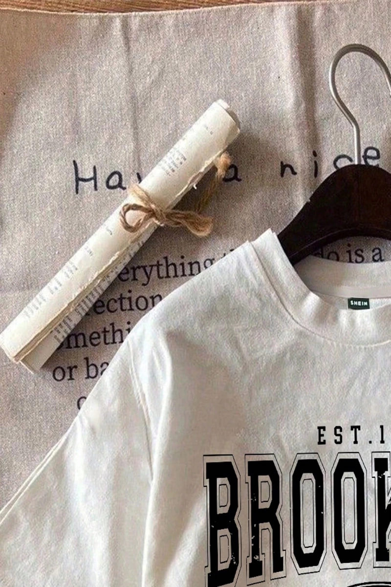 Casual Brooklyn Baskılı Yuvarlak Yaka Kısa Kollu Fitted Kadın Tişörtü, %34 Pamuk