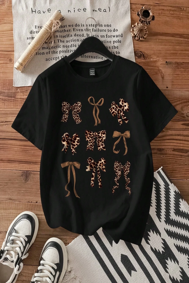 Casual Cheetah Desenli ve Kiraz Grafikli Yuvarlak Yaka Kısa Kollu Dar Kesim Kadın Ti