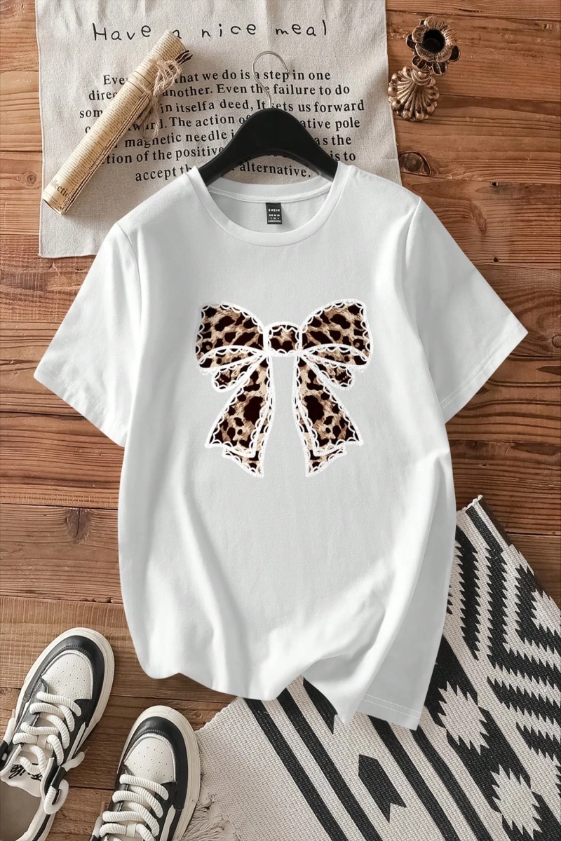 Casual Cheetah Desenli ve Kiraz Grafikli Yuvarlak Yaka Kısa Kollu Dar Kesim Kadın Ti