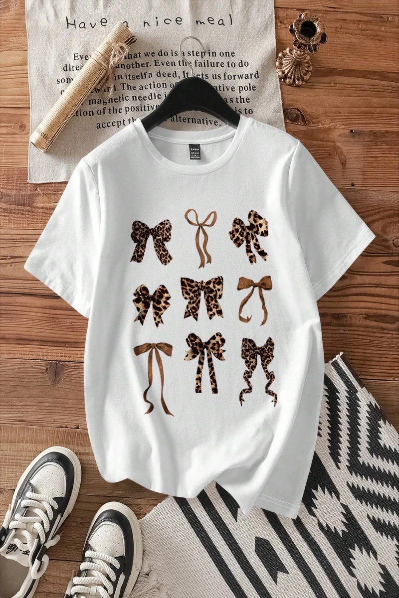 Casual Cheetah Desenli ve Kiraz Grafikli Yuvarlak Yaka Kısa Kollu Dar Kesim Kadın Ti