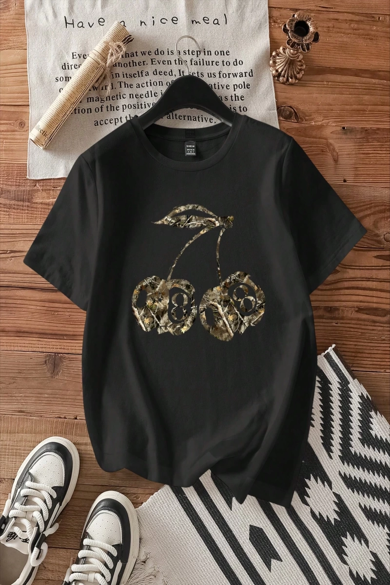 Casual Cheetah Desenli ve Kiraz Grafikli Yuvarlak Yaka Kısa Kollu Dar Kesim Kadın Ti