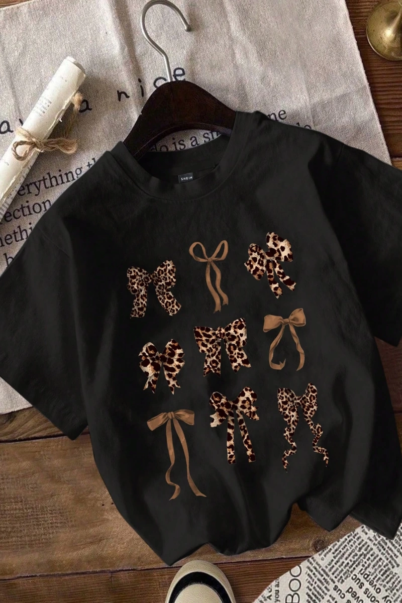 Casual Cheetah Desenli ve Kiraz Grafikli Yuvarlak Yaka Kısa Kollu Dar Kesim Kadın Ti