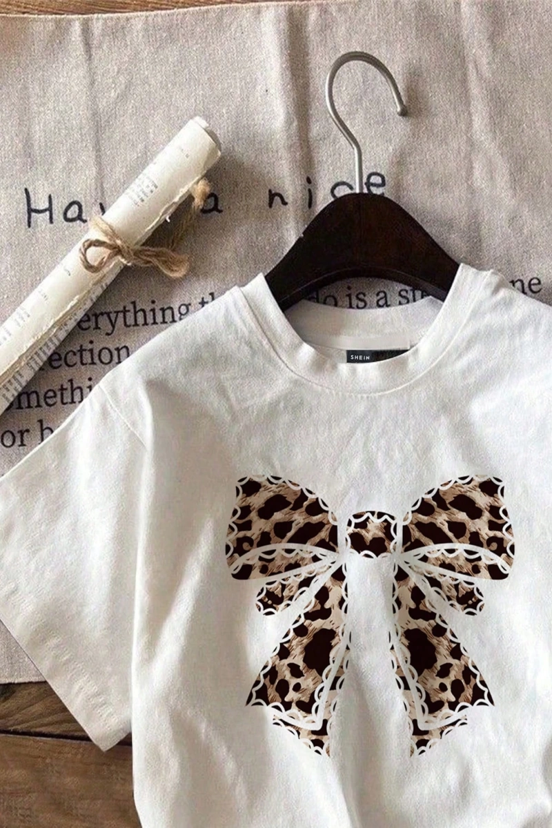 Casual Cheetah Desenli ve Kiraz Grafikli Yuvarlak Yaka Kısa Kollu Dar Kesim Kadın Ti