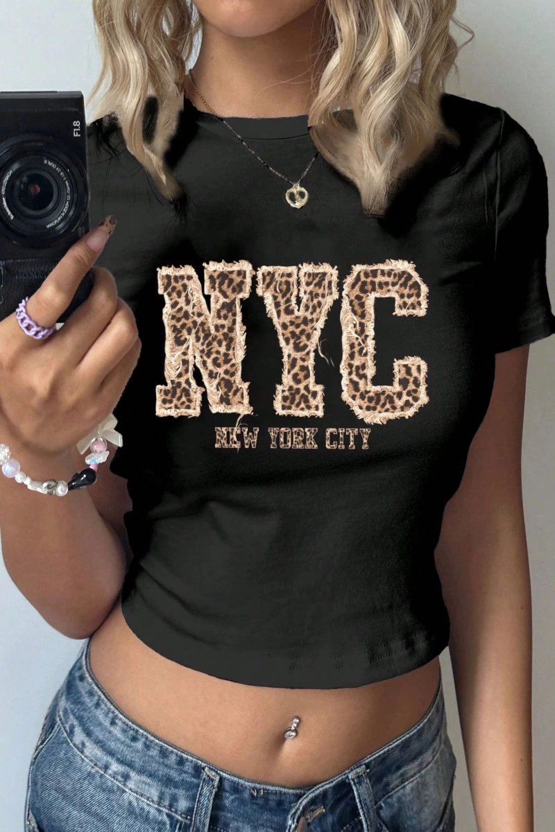 Casual Minimalist NYC Grafik Baskılı Mürettebat Yaka Kısa Kollu Kırpılmış Dar Ke